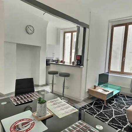 Des Au Calme Dans Un Immeuble Historique Appartamento Béziers