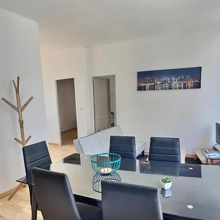 Appartement Des Au Calme Dans Un Immeuble Historique *