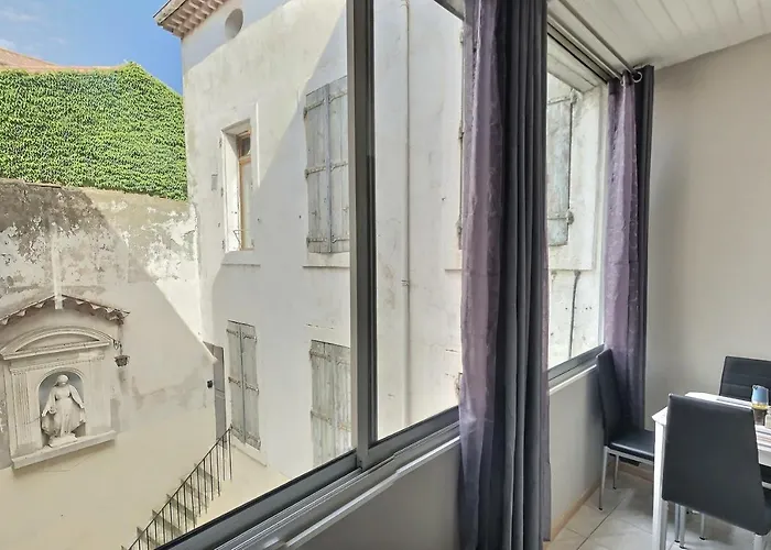 Apartment Des Au Calme Dans Un Immeuble Historique Beziers