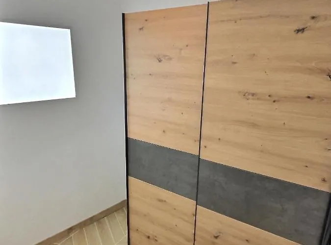 Des Au Calme Dans Un Immeuble Historique Apartment Beziers