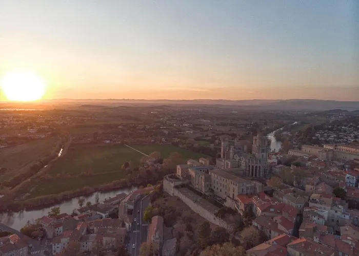 Des Au Calme Dans Un Immeuble Historique Апартаменты *